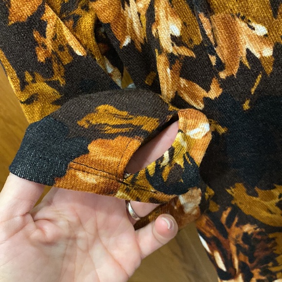 NWOT Sew In Love hacci floral hoodie size small - Picture 3 of 5